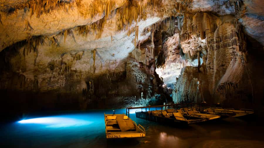 From Beirut: Jeita Grotto, Harissa & Byblos Private Day Tour - Harissa Shrine and Teleferique du Liban: where the day often peaks